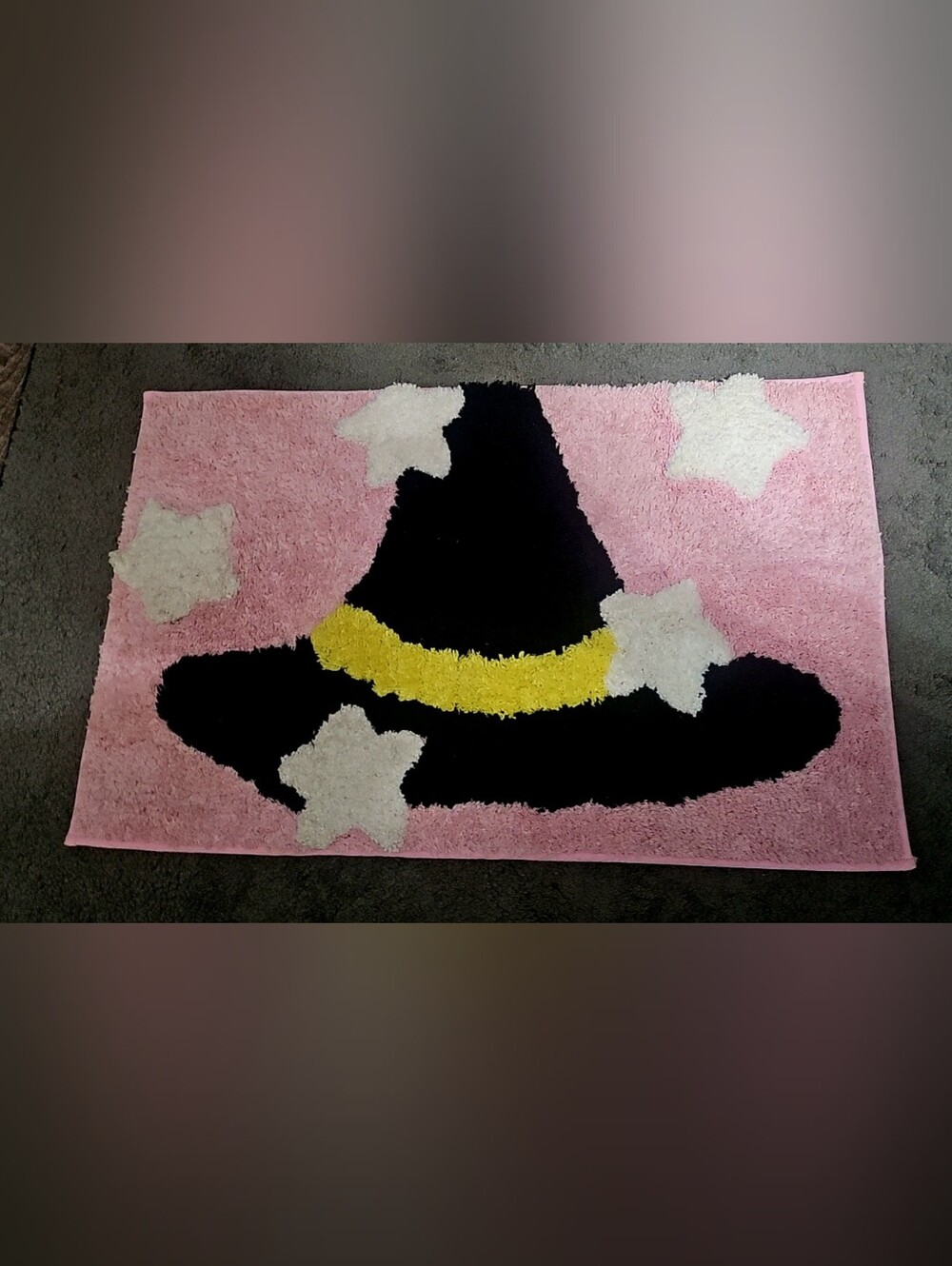 Avanti Spooky Hat Decorative Halloween Bath Rug with Non Slip Back 20" x 32"